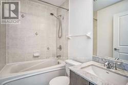 1509 - 18 Yorkville Avenue, Toronto, ON - Indoor Photo Showing Bathroom