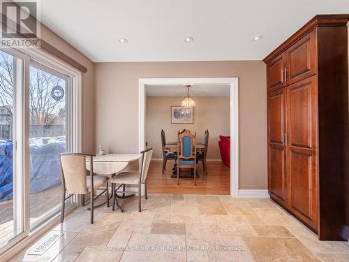 203 Willow Lane, Newmarket, ON - Indoor Photo Showing Dining Room