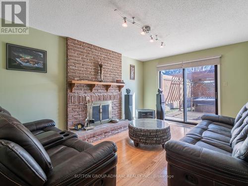 203 Willow Lane, Newmarket, ON - Indoor Photo Showing Living Room With Fireplace