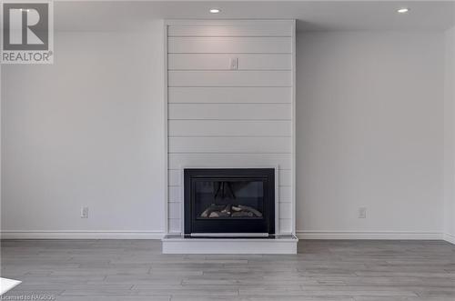 80 Loucks Lane, Chatsworth, ON - Indoor Photo Showing Living Room With Fireplace