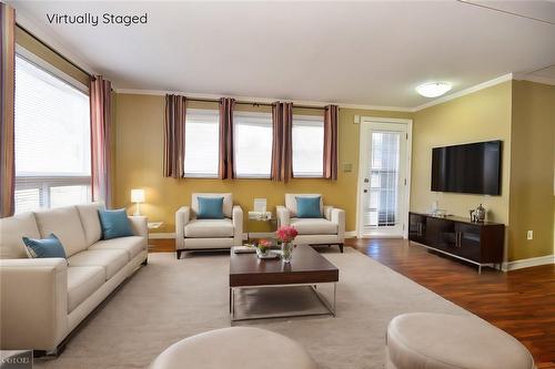 147 Maple Crescent, Flamborough, ON - Indoor Photo Showing Living Room