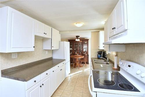 147 Maple Crescent, Flamborough, ON - Indoor Photo Showing Kitchen With Double Sink
