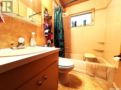 12 Munster Street, Lanigan, SK - Indoor Photo Showing Bathroom