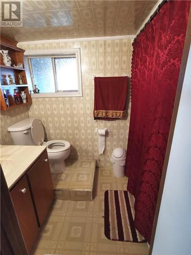 275 Lavallee Road, Chelmsford, ON - Indoor Photo Showing Bathroom