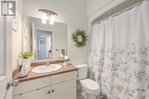 21 Little Creek Pl, Central Elgin, ON - Indoor Photo Showing Bathroom