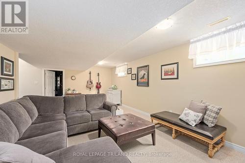 21 Little Creek Pl, Central Elgin, ON - Indoor Photo Showing Living Room