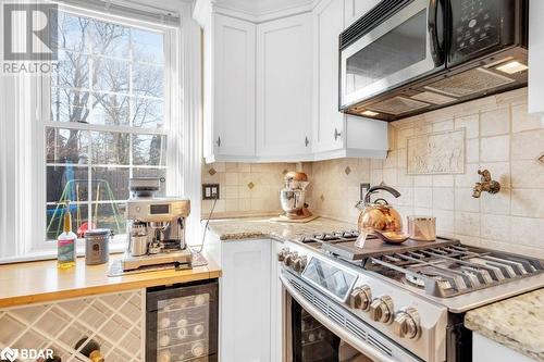 4 Hillside Street, Belleville, ON - Indoor Photo Showing Kitchen With Upgraded Kitchen