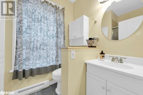 4 Hillside Street, Belleville, ON - Indoor Photo Showing Bathroom