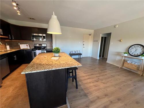 606 565 Corydon Avenue, Winnipeg, MB - Indoor Photo Showing Kitchen With Stainless Steel Kitchen With Upgraded Kitchen