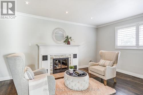 18 Boese Crt, St. Catharines, ON - Indoor Photo Showing Living Room With Fireplace