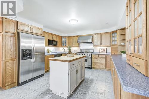 18 Boese Crt, St. Catharines, ON - Indoor Photo Showing Kitchen