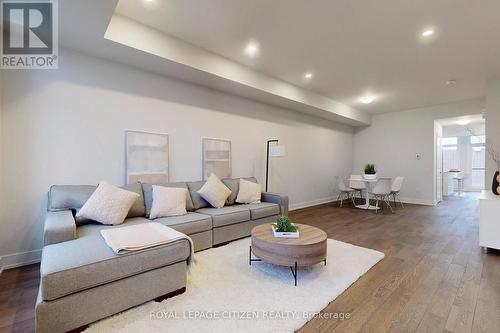 #249 -9590 Islington Ave, Vaughan, ON - Indoor Photo Showing Living Room
