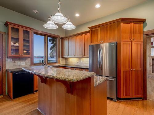 11231 Chemainus Rd, Ladysmith, BC - Indoor Photo Showing Kitchen