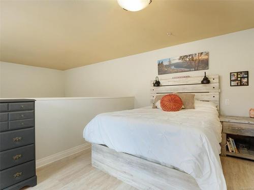 407-866 Goldstream Ave, Langford, BC - Indoor Photo Showing Bedroom