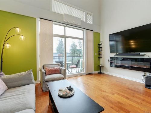 407-866 Goldstream Ave, Langford, BC - Indoor Photo Showing Living Room