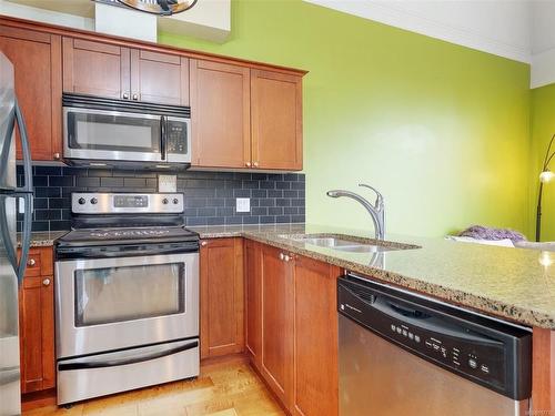 407-866 Goldstream Ave, Langford, BC - Indoor Photo Showing Kitchen