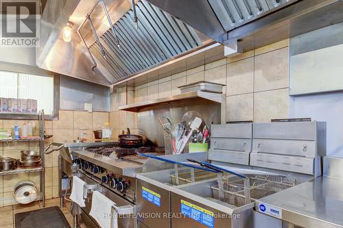 18 Elgin Street, Brantford, ON - Indoor Photo Showing Kitchen