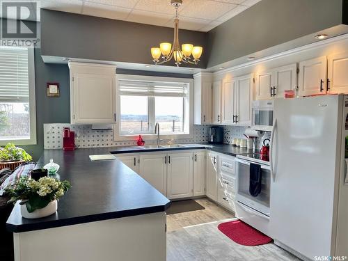 Amien'S Acreage, Spiritwood Rm No. 496, SK - Indoor Photo Showing Kitchen