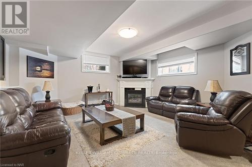 471 Carrie Avenue, Fort Erie, ON - Indoor With Fireplace