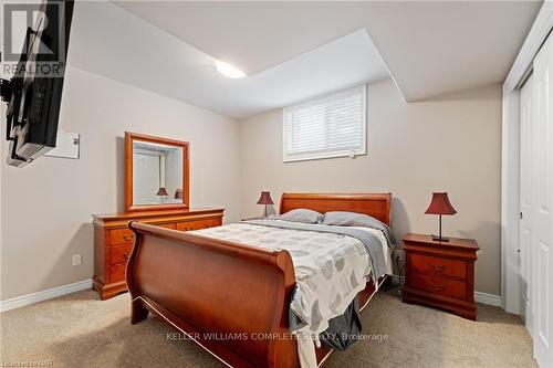 471 Carrie Avenue, Fort Erie, ON - Indoor Photo Showing Bedroom