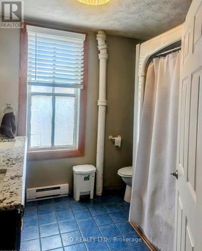 279 1St Ave S, Arran-Elderslie, ON - Indoor Photo Showing Bathroom