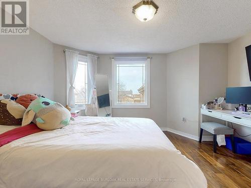 341 Celtic Drive, Hamilton, ON - Indoor Photo Showing Bedroom