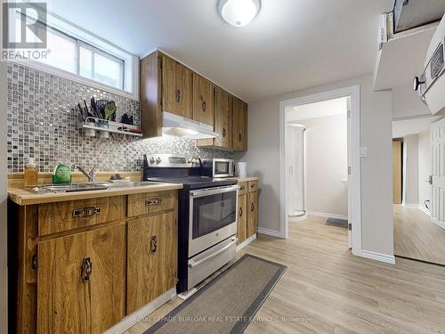 341 Celtic Drive, Hamilton, ON - Indoor Photo Showing Kitchen