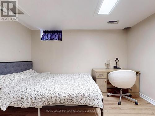 341 Celtic Drive, Hamilton, ON - Indoor Photo Showing Bedroom