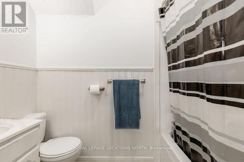 37 Ross St, Barrie, ON - Indoor Photo Showing Bathroom