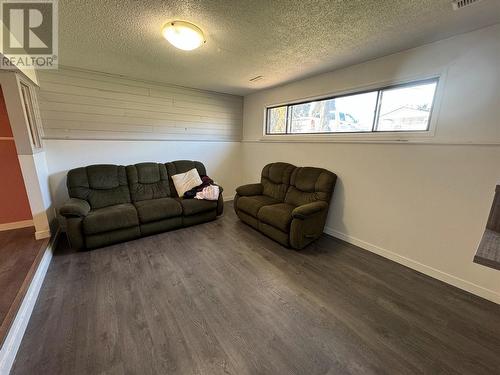 1905 19 Street, Vernon, BC - Indoor Photo Showing Living Room