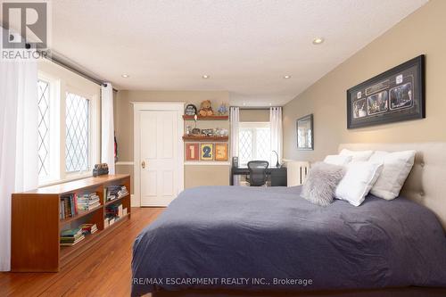 329 Douglas Ave, Oakville, ON - Indoor Photo Showing Bedroom