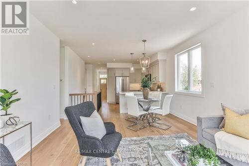 #5 -85 Forest St, Aylmer, ON - Indoor Photo Showing Living Room