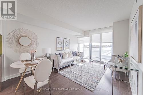 .316 - 72 Esther Shiner Boulevard, Toronto, ON - Indoor Photo Showing Living Room