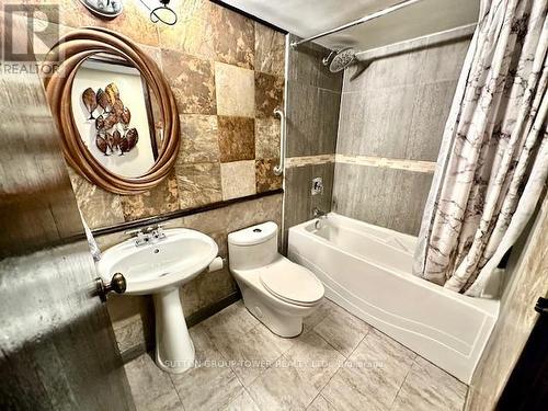#612 -15 Maitland Pl, Toronto, ON - Indoor Photo Showing Bathroom