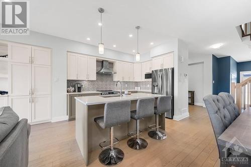 854 Chipping Circle, Manotick, ON - Indoor Photo Showing Kitchen With Upgraded Kitchen
