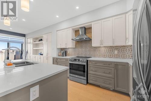 854 Chipping Circle, Manotick, ON - Indoor Photo Showing Kitchen With Double Sink With Upgraded Kitchen