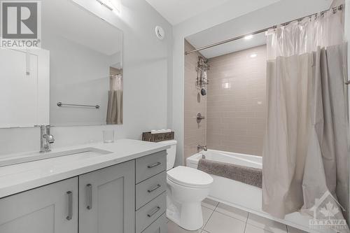 854 Chipping Circle, Manotick, ON - Indoor Photo Showing Bathroom
