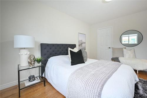 67 Amore Boulevard, Hamilton, ON - Indoor Photo Showing Bedroom