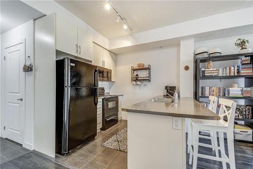 85 Robinson Street|Unit #805, Hamilton, ON - Indoor Photo Showing Kitchen With Double Sink