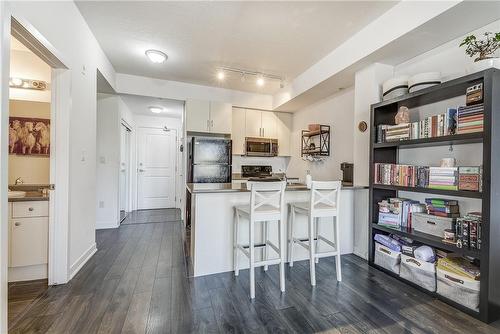 85 Robinson Street|Unit #805, Hamilton, ON - Indoor Photo Showing Kitchen