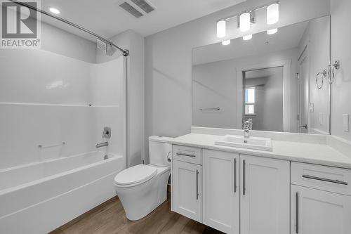 3638 Mission Springs Drive Unit# 201, Kelowna, BC - Indoor Photo Showing Bathroom