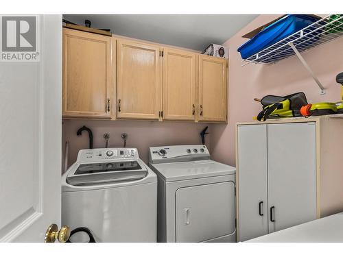 180 Hollywood Road N Unit# 308, Kelowna, BC - Indoor Photo Showing Laundry Room