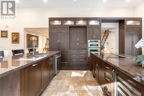 710 Meadow Wood Rd, Mississauga, ON - Indoor Photo Showing Kitchen With Double Sink With Upgraded Kitchen