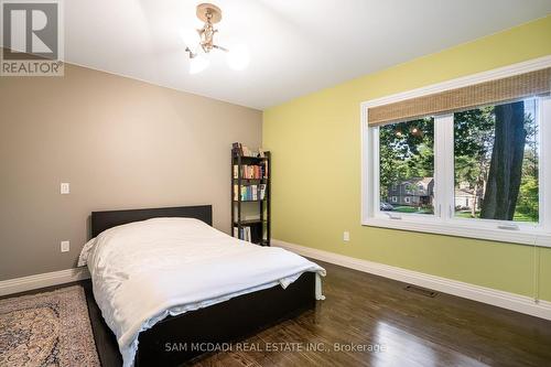 710 Meadow Wood Rd, Mississauga, ON - Indoor Photo Showing Bedroom