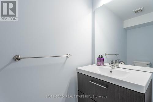 710 Meadow Wood Rd, Mississauga, ON - Indoor Photo Showing Bathroom