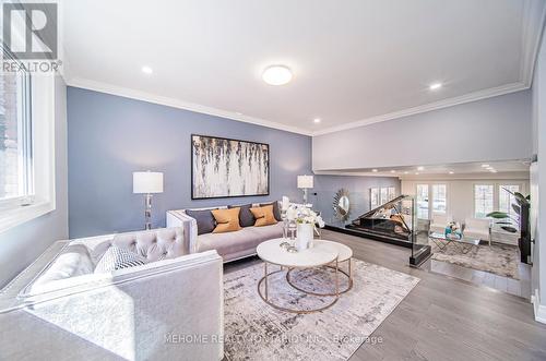878 Silver Birch Tr, Mississauga, ON - Indoor Photo Showing Living Room
