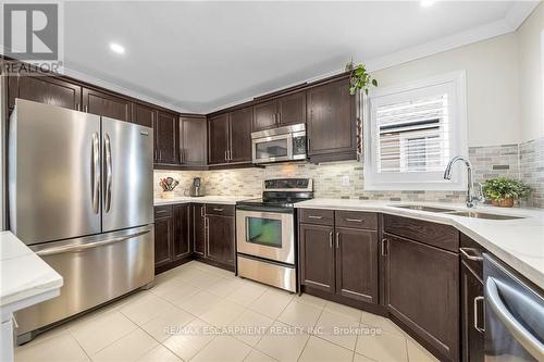 74 Oakdale Boulevard, West Lincoln, ON - Indoor Photo Showing Kitchen With Double Sink
