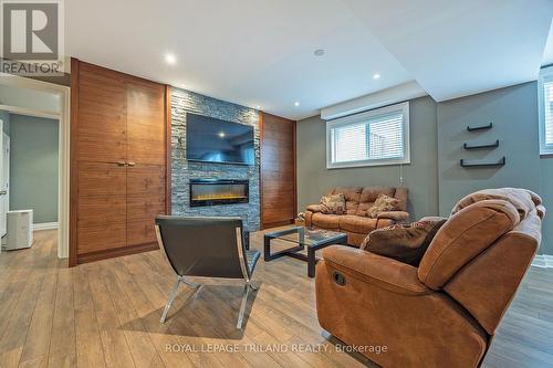 3462 Mclauchlan Cres, London, ON - Indoor With Fireplace