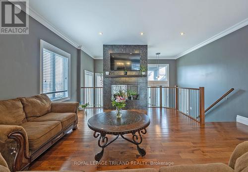 3462 Mclauchlan Cres, London, ON - Indoor Photo Showing Living Room With Fireplace