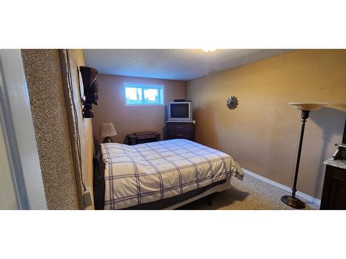 1480 Carson Road, Grand Forks, BC - Indoor Photo Showing Bedroom